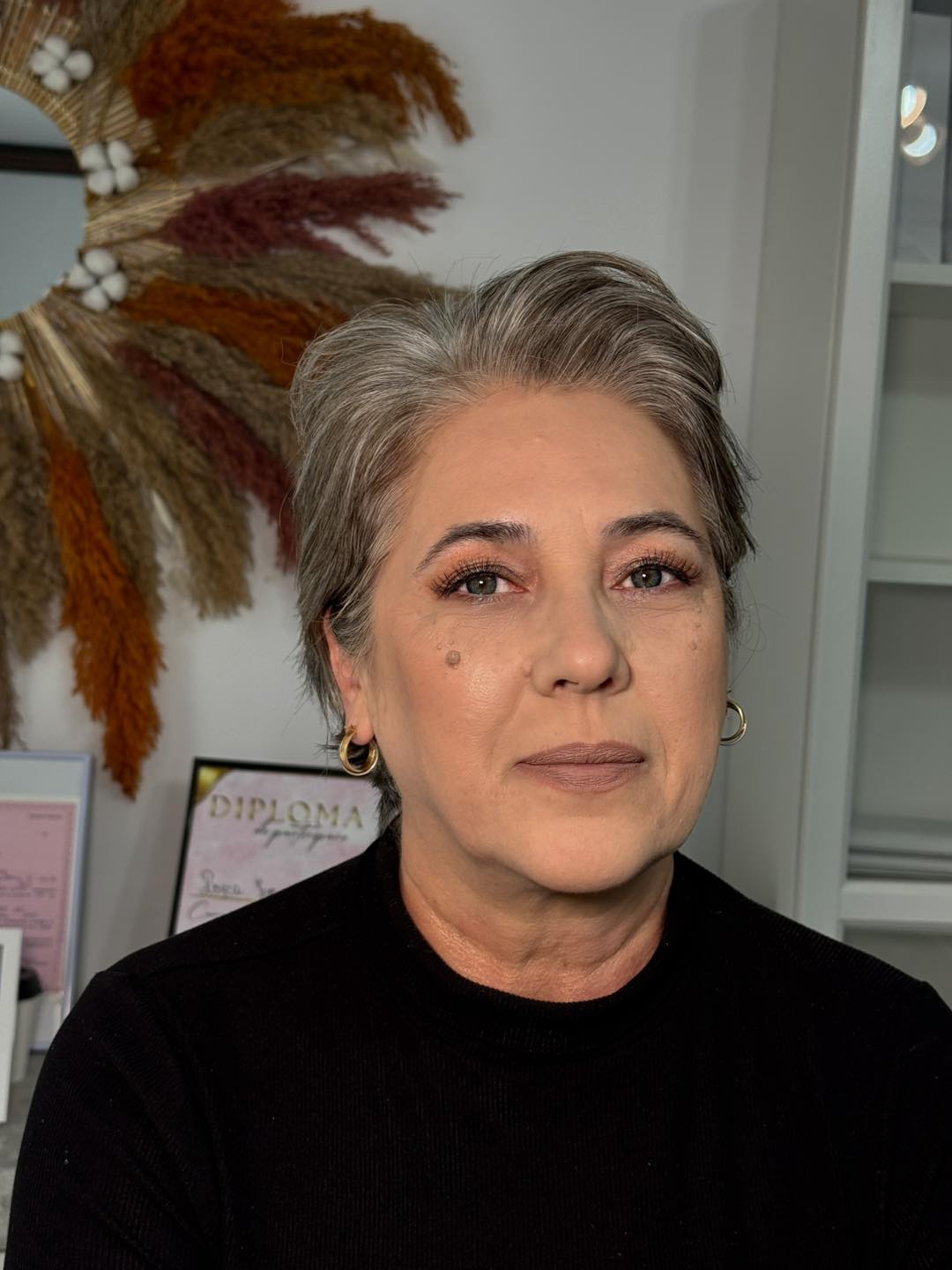 Machiaj pentru ten matur în Timișoara – trucuri pentru un look proaspăt și elegant