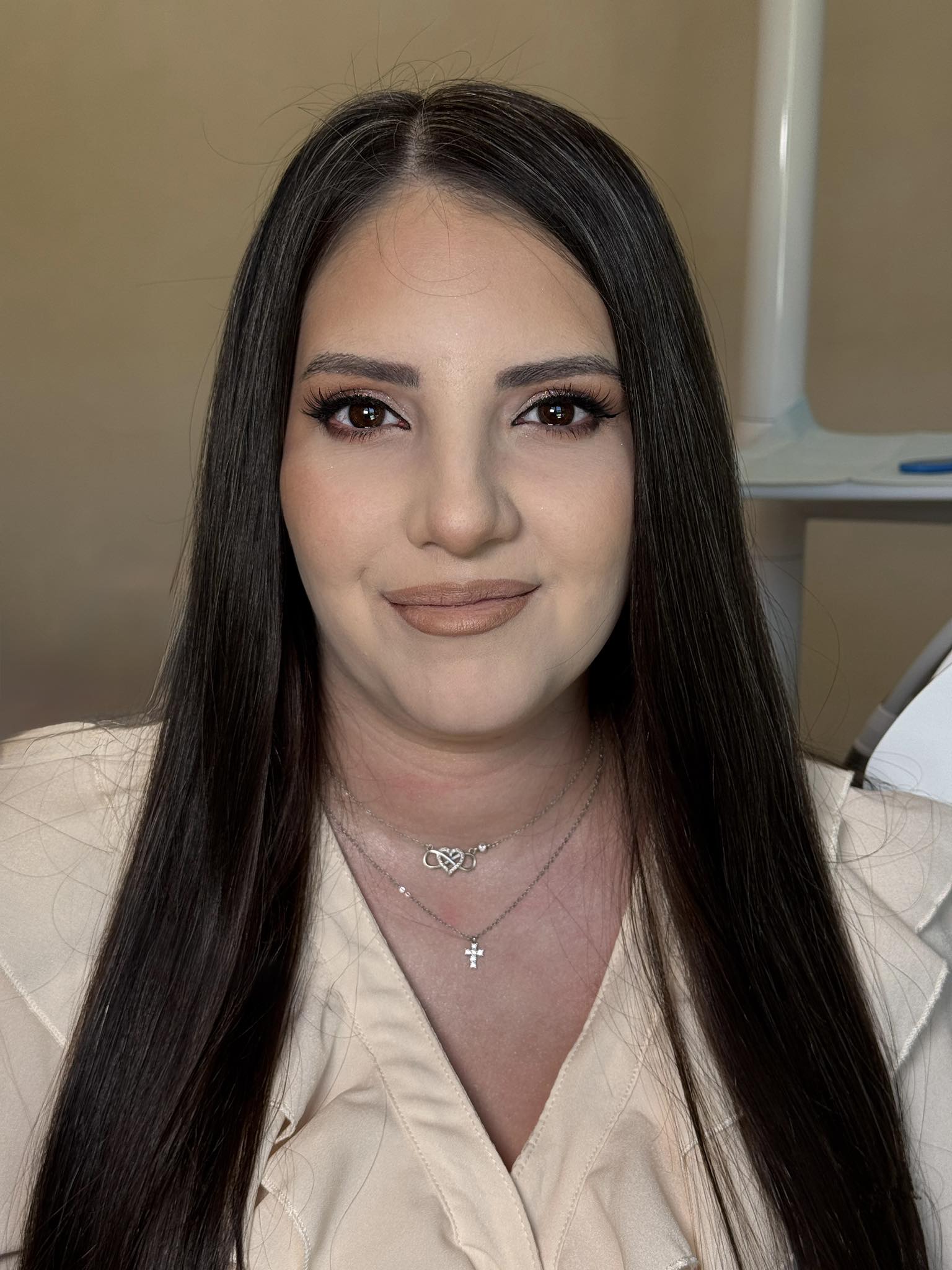 Machiaj rezistent Timișoara – cum obții un look impecabil întreaga zi